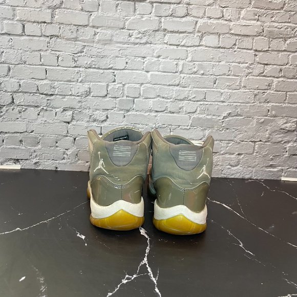 Size 9.5 - Air Jordan 11 Retro 'Cool Grey' (2001) - Project - 136046 011 - Picture 3 of 7
